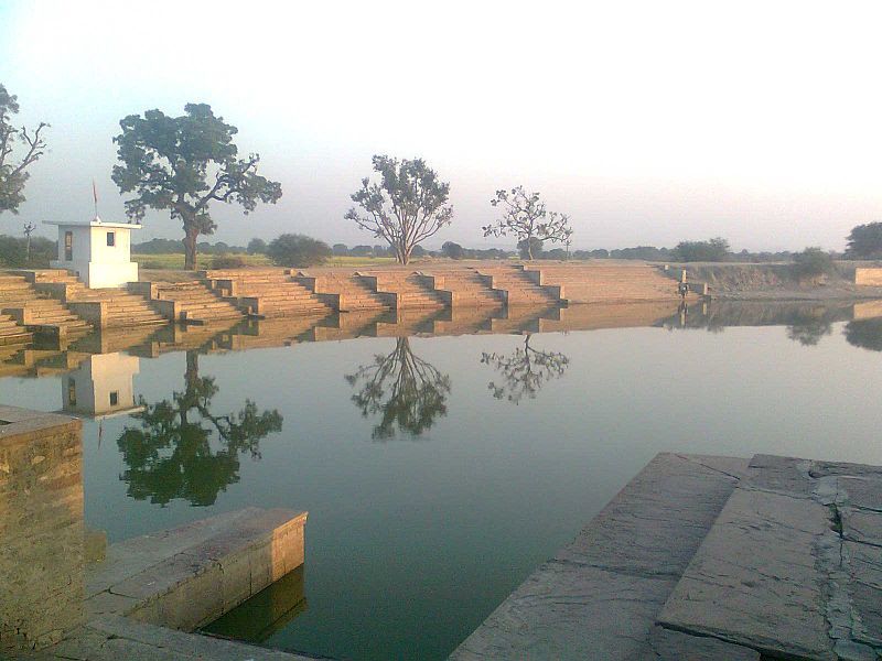 File:Pond Lahkod.jpg