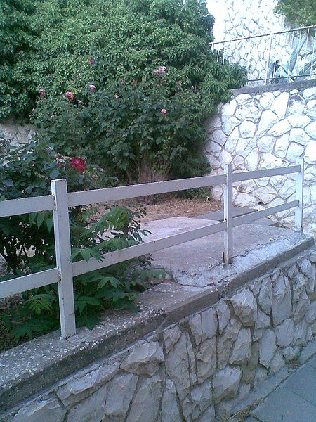 File:Sealed Talpiot Tomb.jpg