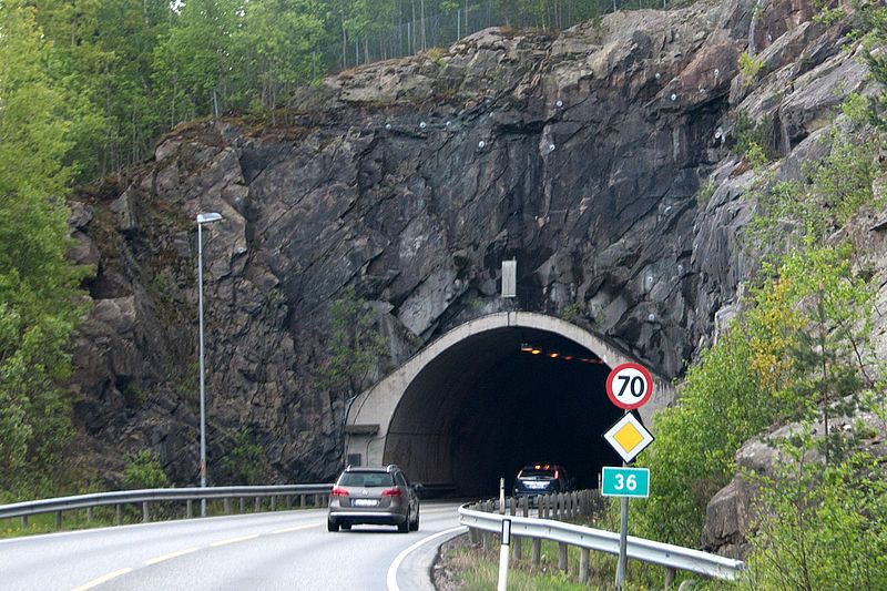 File:Slåttekåstunnelen.jpg