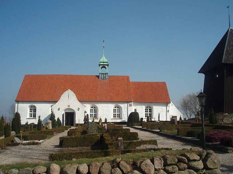 File:Svenstrup Kirke.JPG