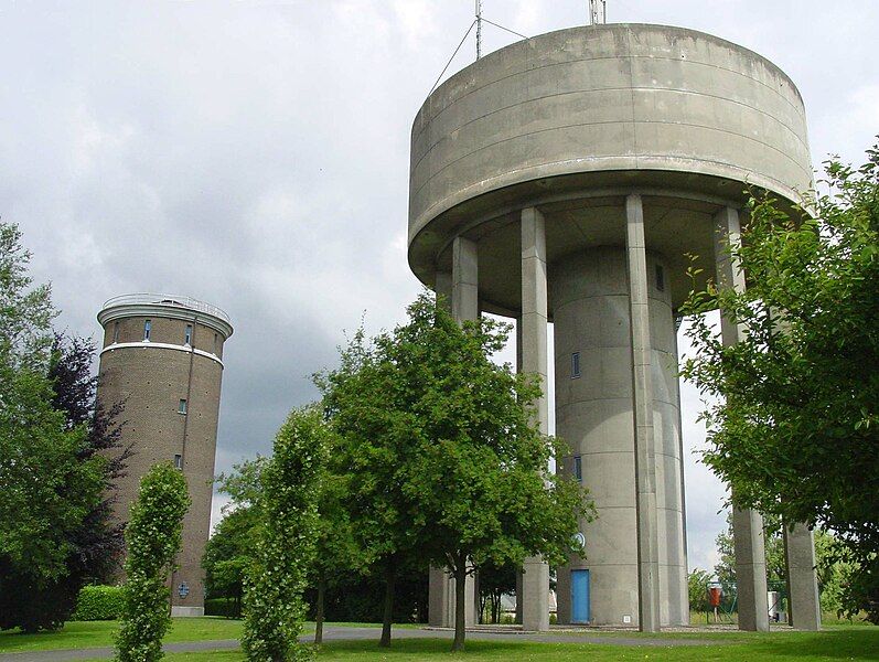 File:TwoWaterTowersInDuisburg.jpg