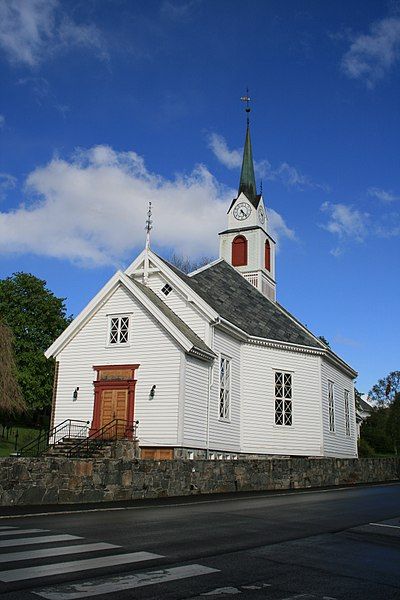 File:Ulstein kyrkje.jpg