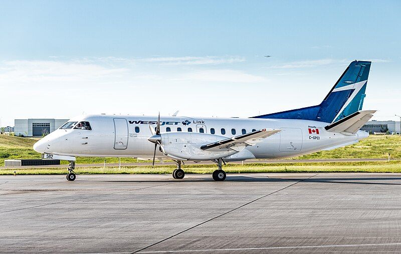 File:WestJet Link YYC.jpg