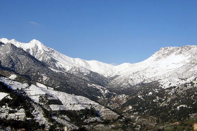 File:Ait-Ouabane - Neige.jpg