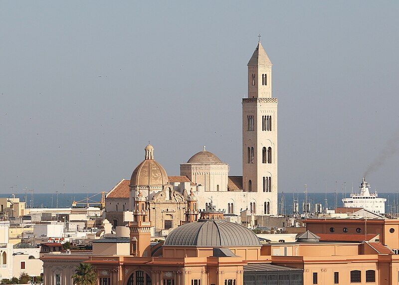 File:Bari Cathedral, Italy.jpg