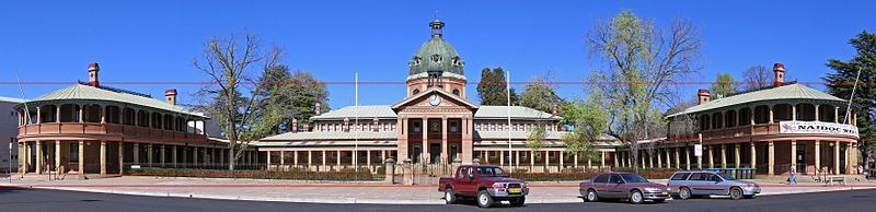 File:Bathurst-Courthouse-Pano-2-experiment.jpg