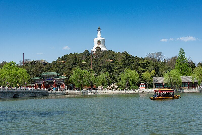 File:Beihai Park 65402.jpg