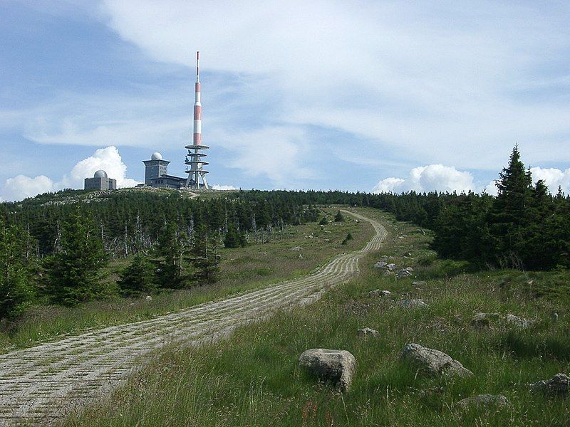 File:Blick zum Brocken.jpg