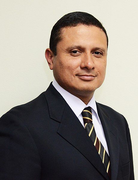 File:CarlosRaulMoralesMoscoso(Oficial).jpg