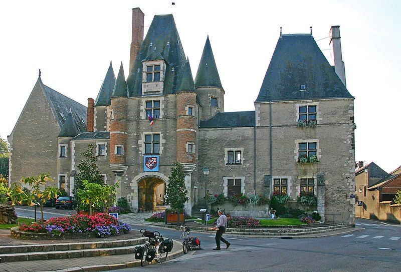 File:Château d'Aubigny-sur-Nère-114-2008-gje.jpg