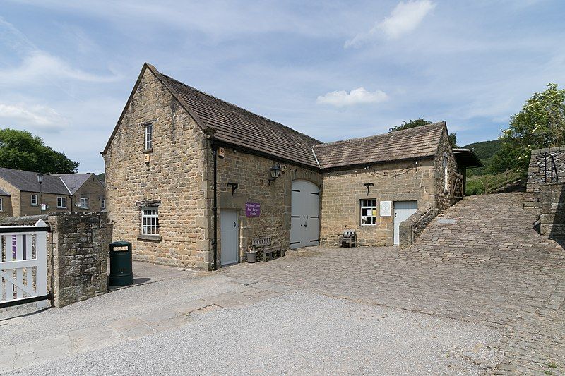 File:Craft Centre Eyam-4.jpg