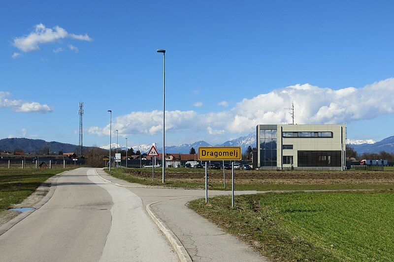 File:Dragomelj Slovenia.JPG