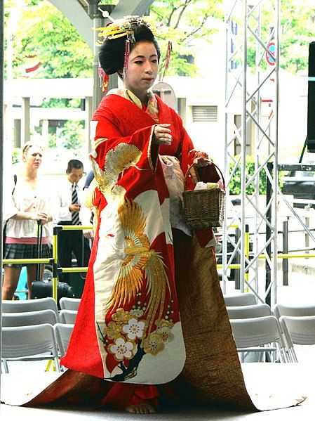 File:Furisode tayuu.jpg