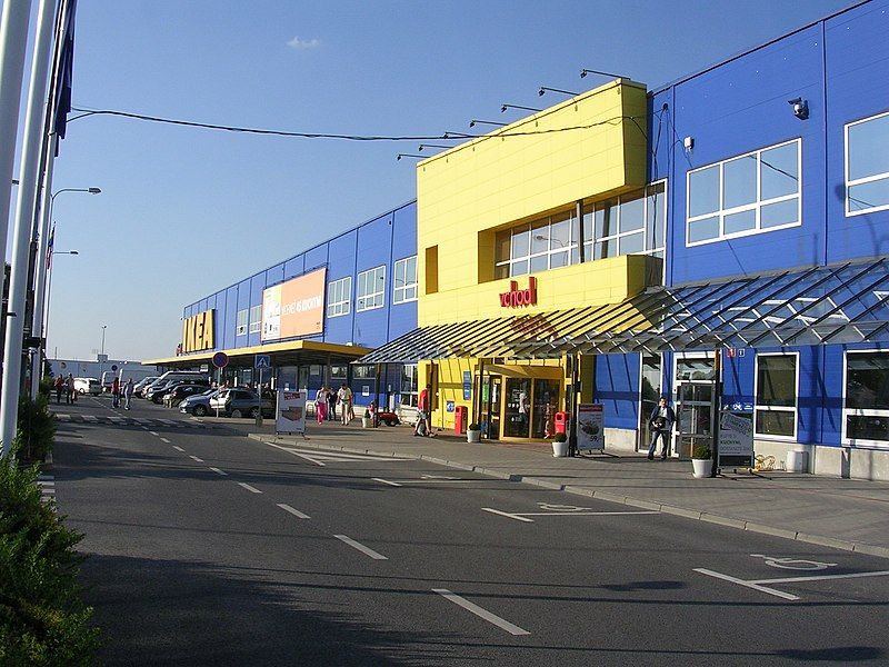 File:IKEA Zličín, vchod.jpg