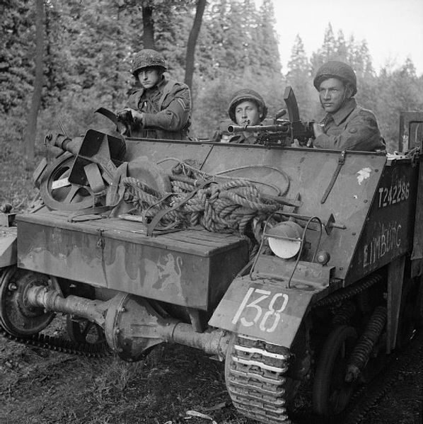 File:IWM-B-10050-Loyd-Carrier-19440918.jpg