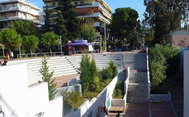 File:Irakleio-square.jpg