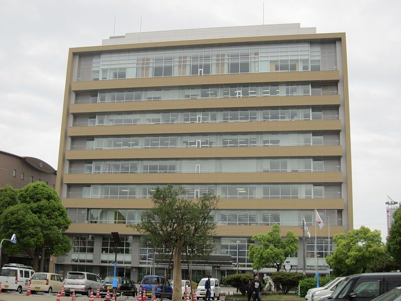 File:Isahaya City Hall.JPG