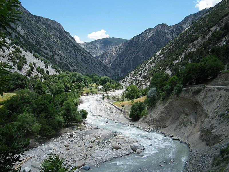 File:Kailash Rambur Valley.JPG