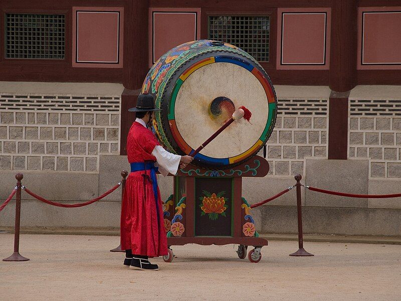 File:Korea-Gyeongbokgung-Guard.ceremony-14.jpg