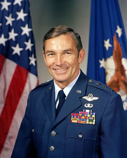 File:Robert E Kelley.jpg