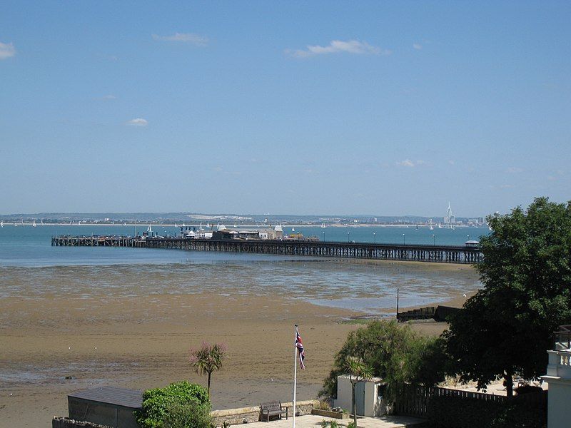 File:Rydepier.jpg