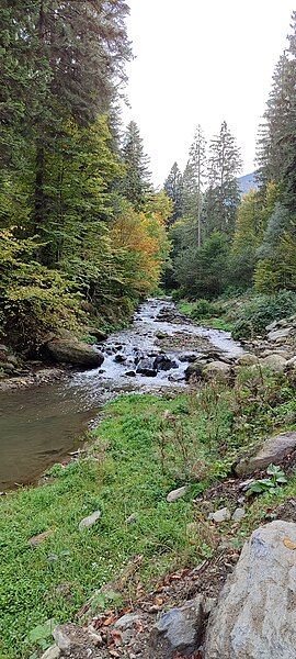 File:Sambata river.jpg