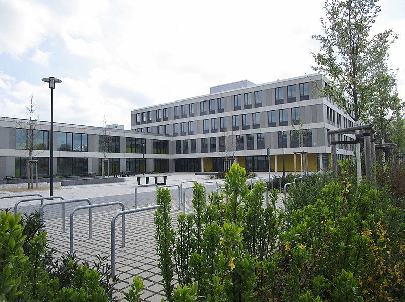 File:Sportoberschule Leipzig.jpg