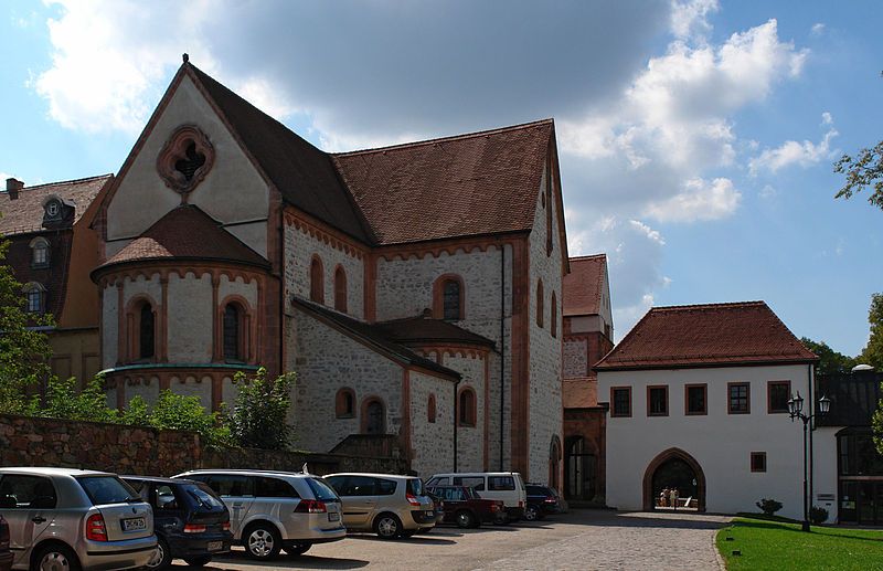 File:Wechselburg-aussen.jpg