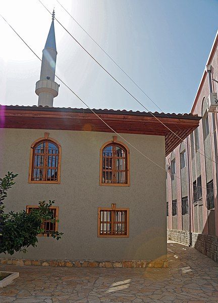 File:Xhamia e Fatihut.jpg