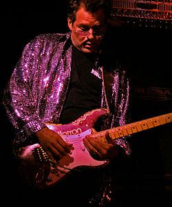 Alan Morse onstage with Spocks Beard at BB Kings in New York City, on April 27, 2007.