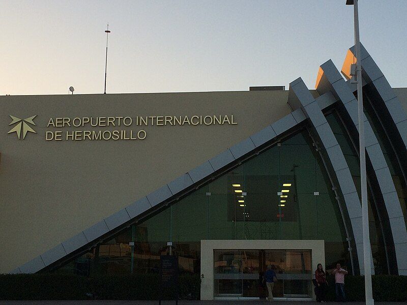 File:Aeropuerto HMO 2.JPG