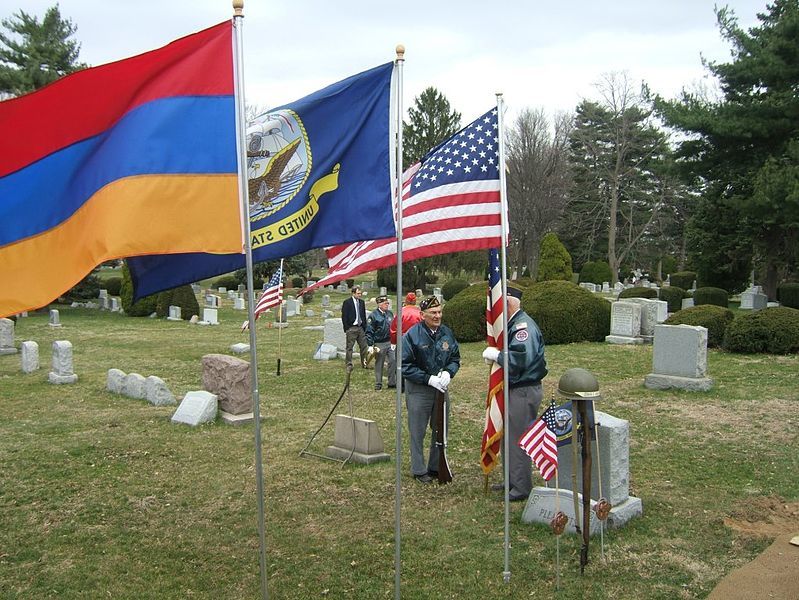 File:ArlingtonCemeteryFuneralProcession.jpg