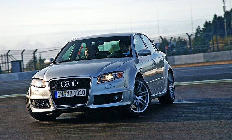 File:Audi rs4.jpg