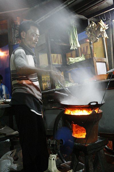 File:Bakmi Jawa chef.jpg