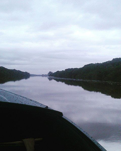 File:Boat ride amatigulu.jpg