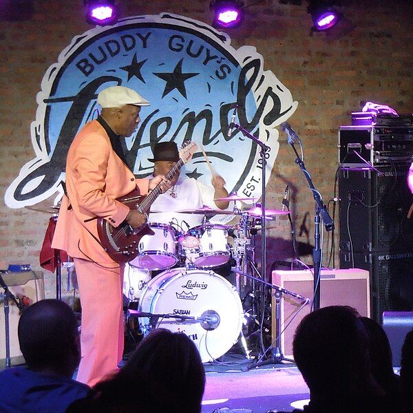 File:BuddyGuy at Legends.jpg