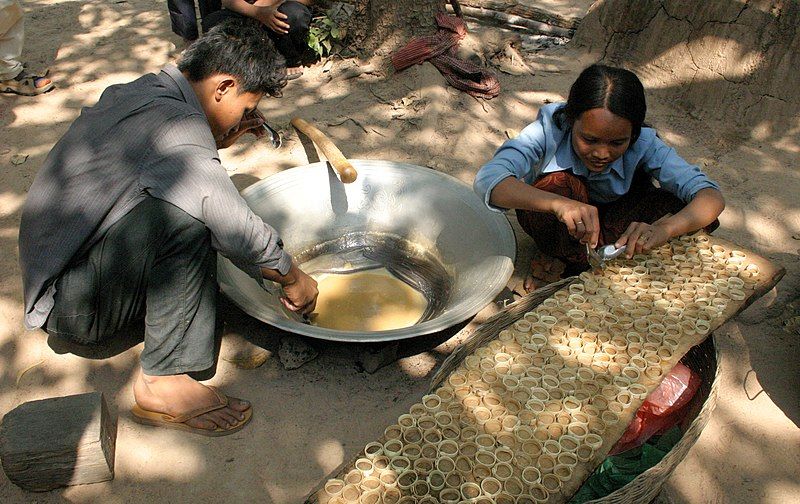 File:Cambodia-Palm sugar-14-2007-gje.jpg