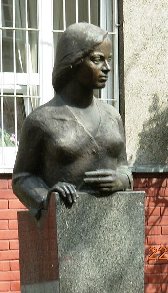 File:Drinka Pavlović.JPG