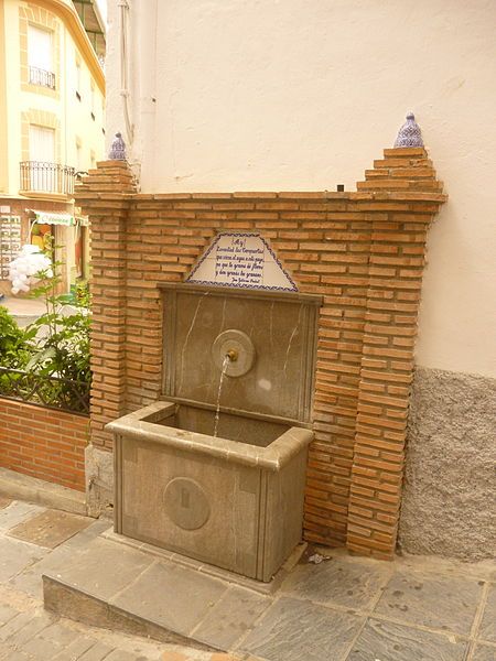 File:Fuente Lanjarón 6.jpg