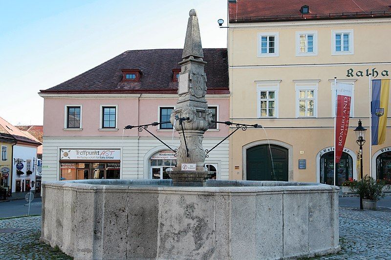 File:Hainburg Haydnbrunnen.jpg