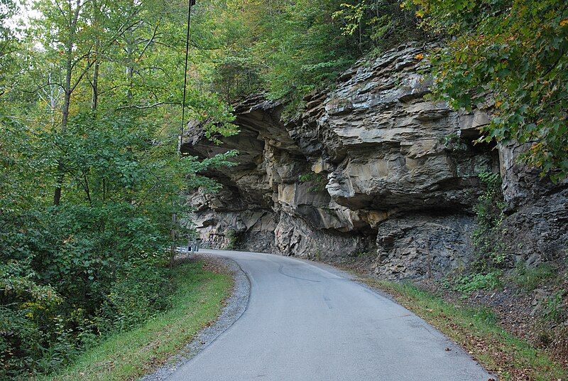 File:Hanging Rock.jpg