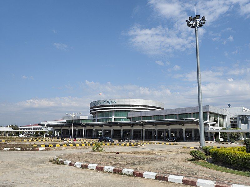 File:Hauptbahnhof Naypyidaw.jpg