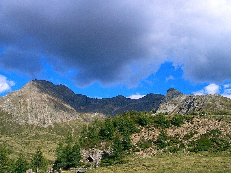 File:Hirzerspitze.jpg