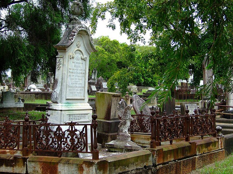 File:Lutwyche Cemetery 4.JPG