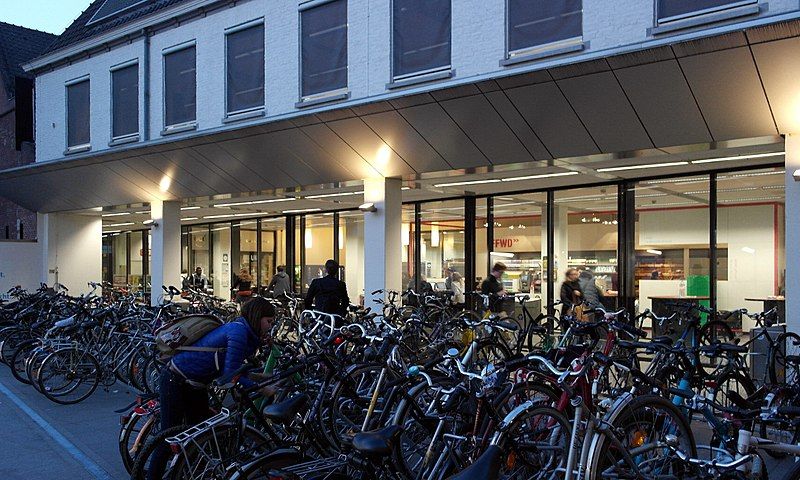 File:Maastricht, Universiteitsbibliotheek Binnenstad2.jpg