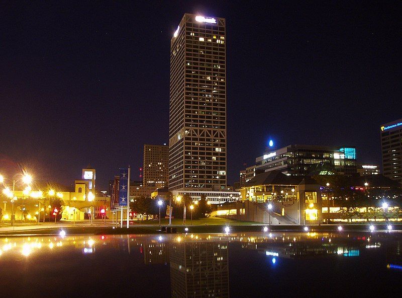 File:Milwaukee at night.jpg