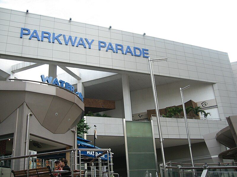 File:Parkway Parade 8.JPG