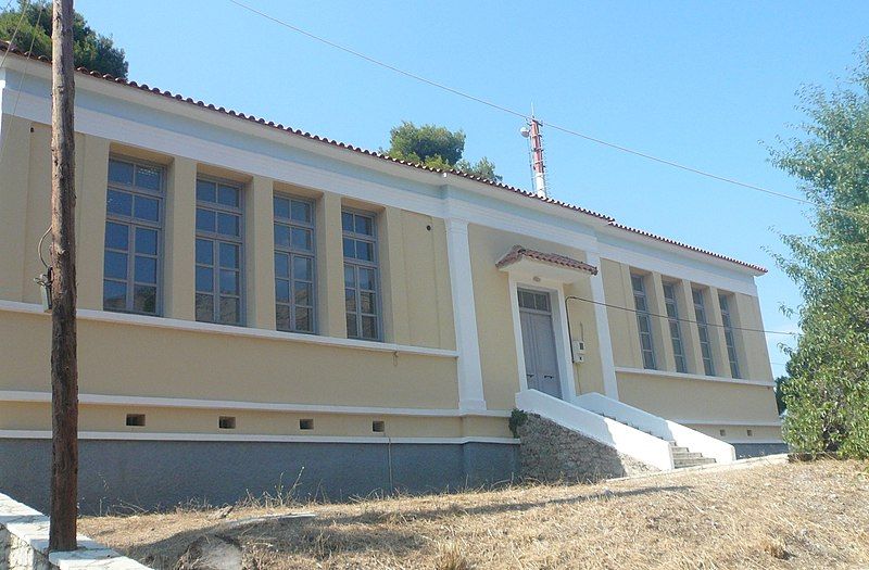 File:Seliana school.jpg