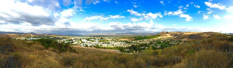 File:Simi-Valley-Skyline-From-Its-Southern-End-In-Tierra-Rejada-Park.jpg