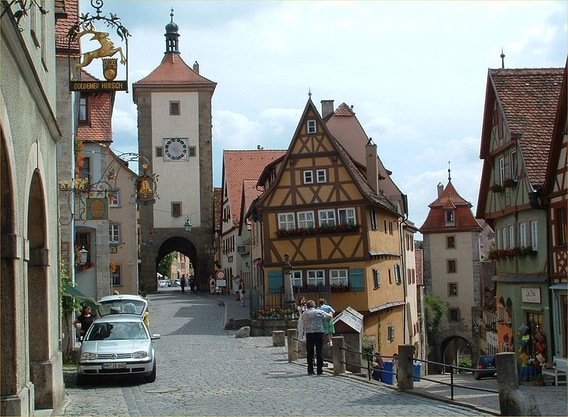 File:Street in Rothenburg.JPG